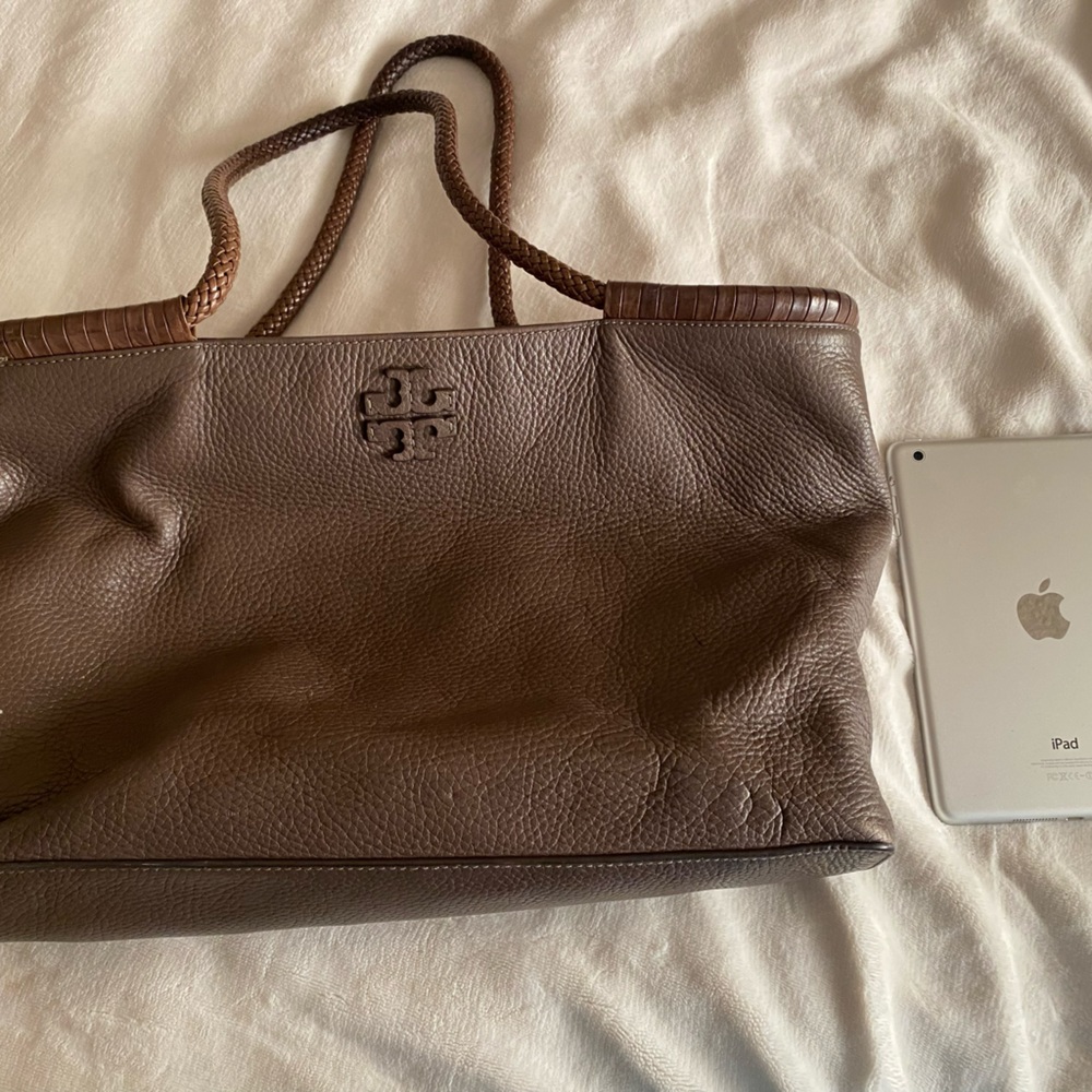 🤎gently used huge Tory Burch leather bag🤎